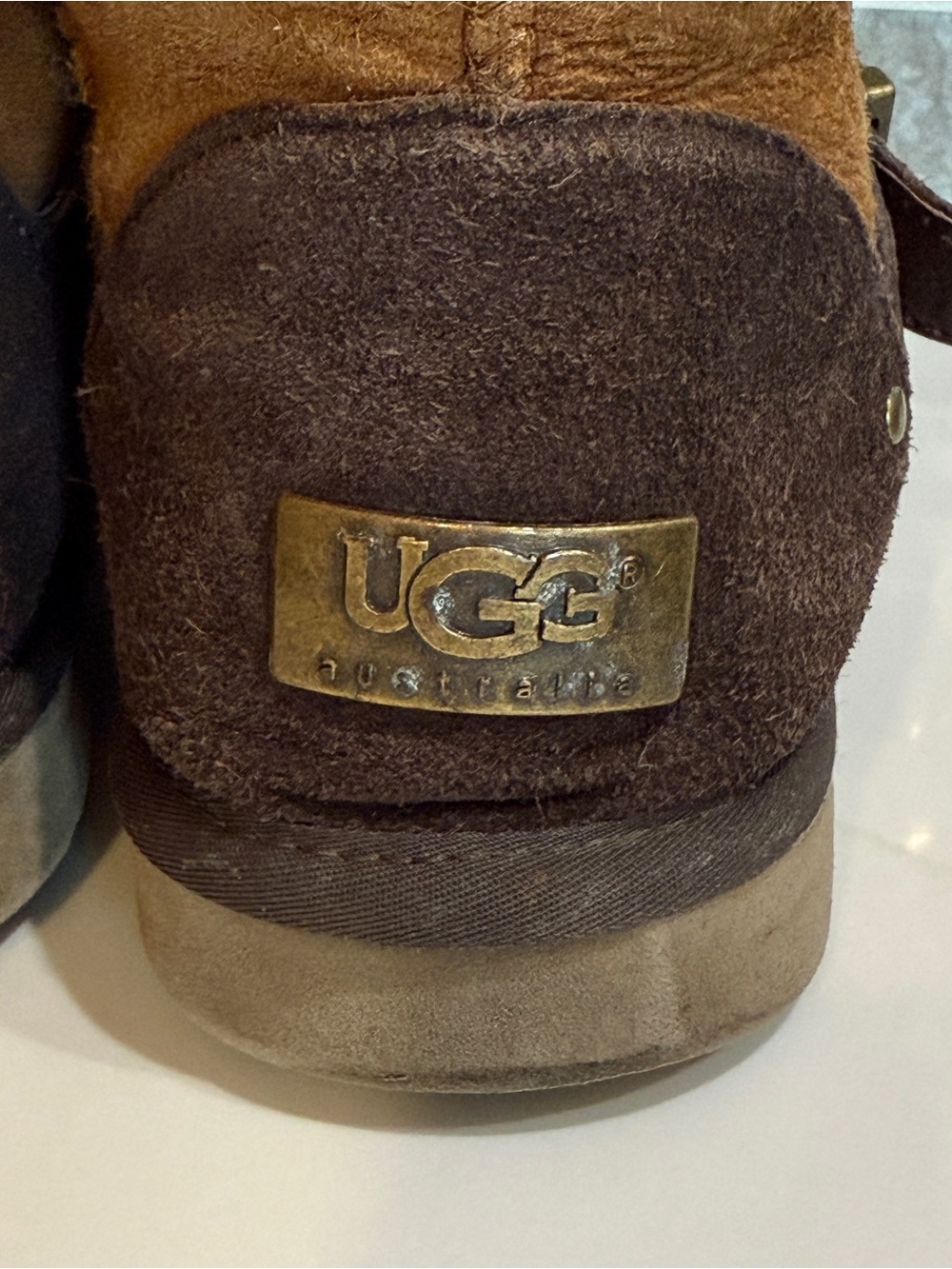 Ugg Blaise Classic Shearling Boots - size 9 - Picture 2 of 11